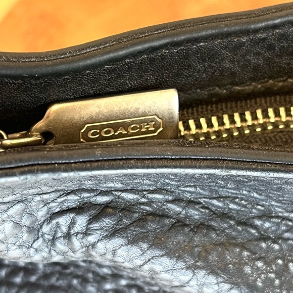 Coach 90s Vintage 6803 Black Leather Hudson Bucket
Crossbody Shoulder Bag Purse - Picture 2 of 16